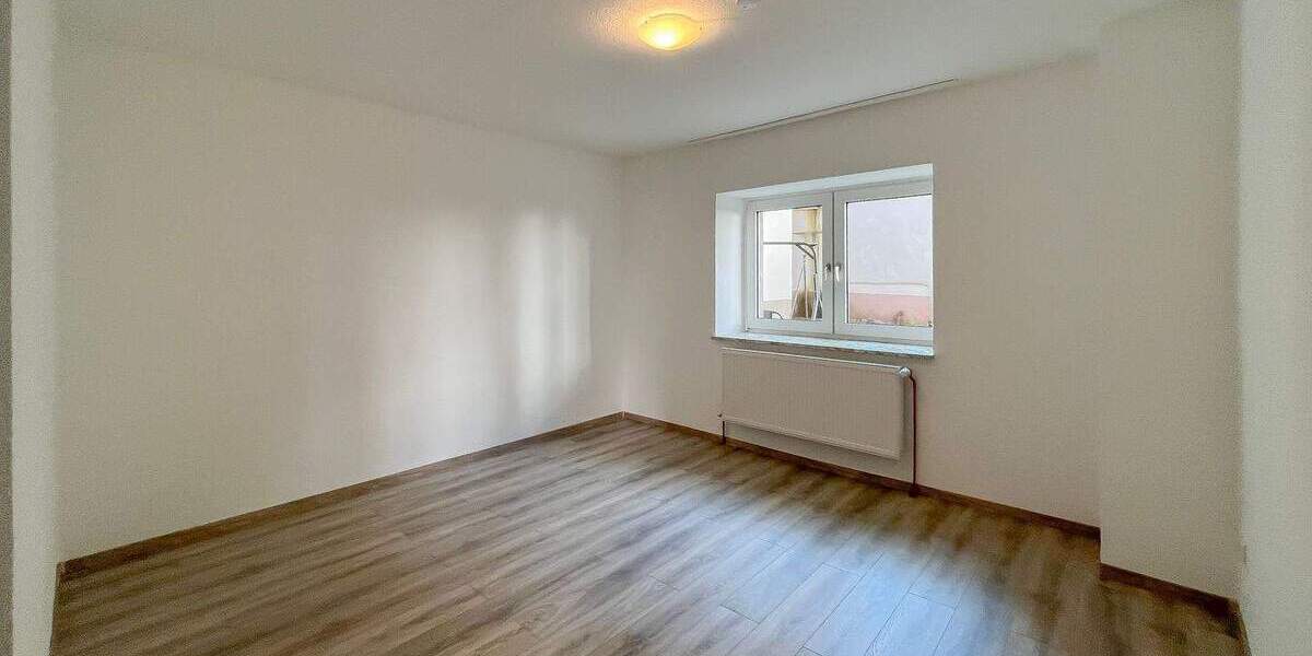 Etagenwohnung Hagen Wehringhausen - 3 Zimmer, 97 m&sup2;, 670&euro; | Angebot:26796176