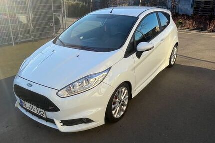 Ford Fiesta 80.915 km 11.000 &euro; Düsseldorf 40221