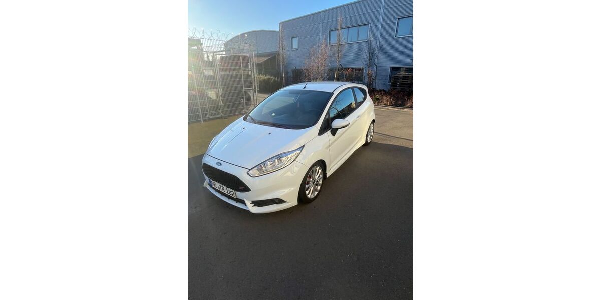 Ford Fiesta 80.915 km 11.000 &euro; Düsseldorf 40221