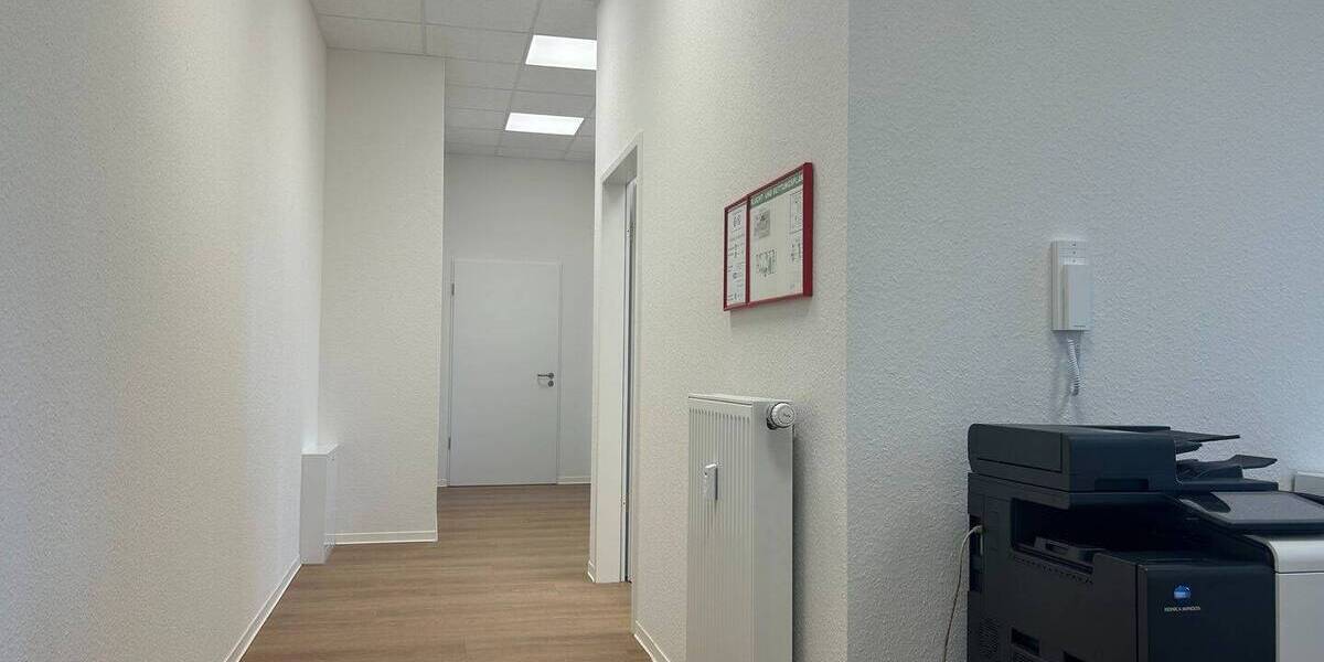 Gewerbeobjekt Lindlar - 4 Zimmer, 73 m&sup2;, 915&euro; | Angebot:26170315