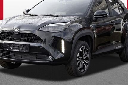 Toyota Yaris Cross 2.110 km 32.930 € Essen 45141