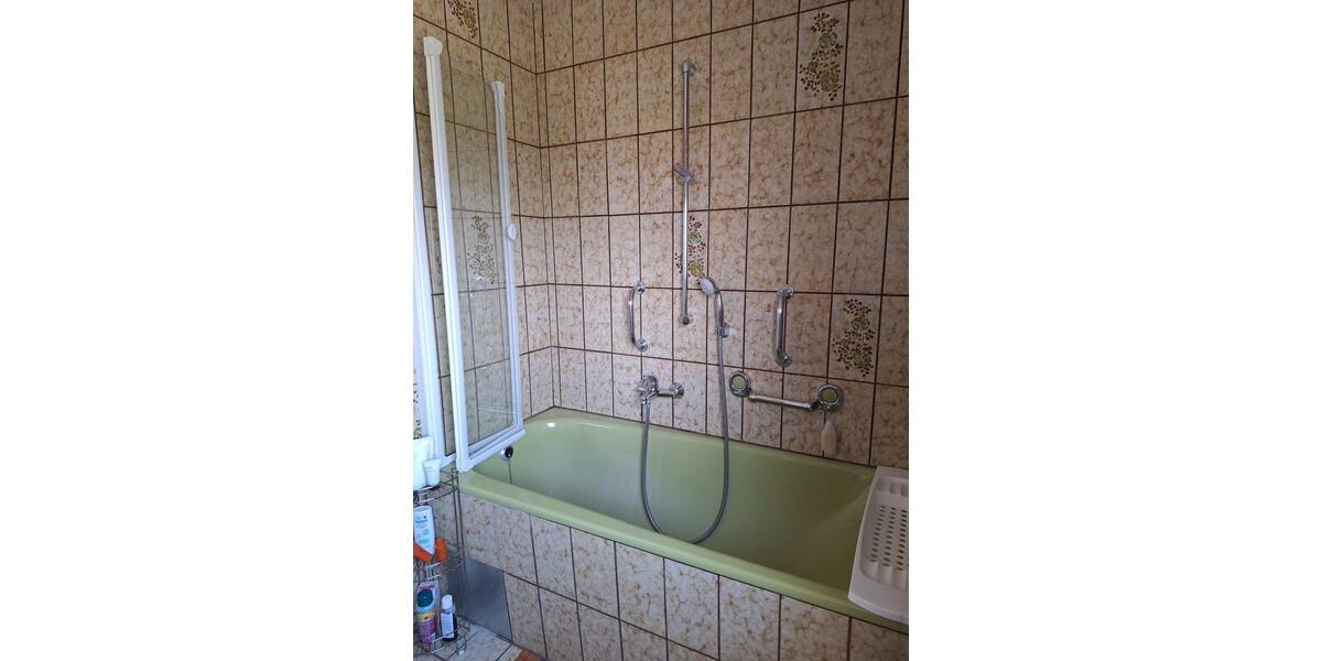 Dachgeschoßwohnung Leverkusen Bergisch Neukirchen - 2 Zimmer, 72 m&sup2;, 720&euro; | Angebot:25384585