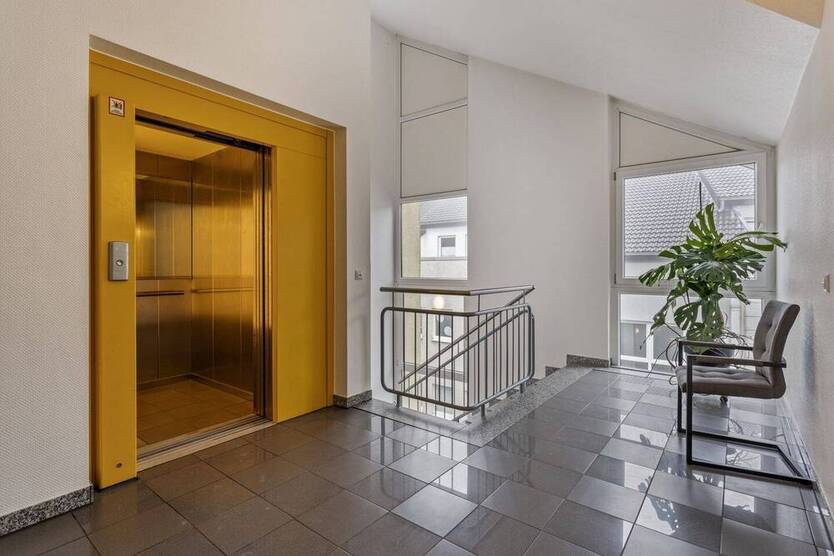 Wohnen auf höchstem Niveau - Top DG-Wohnung in zentraler Lage