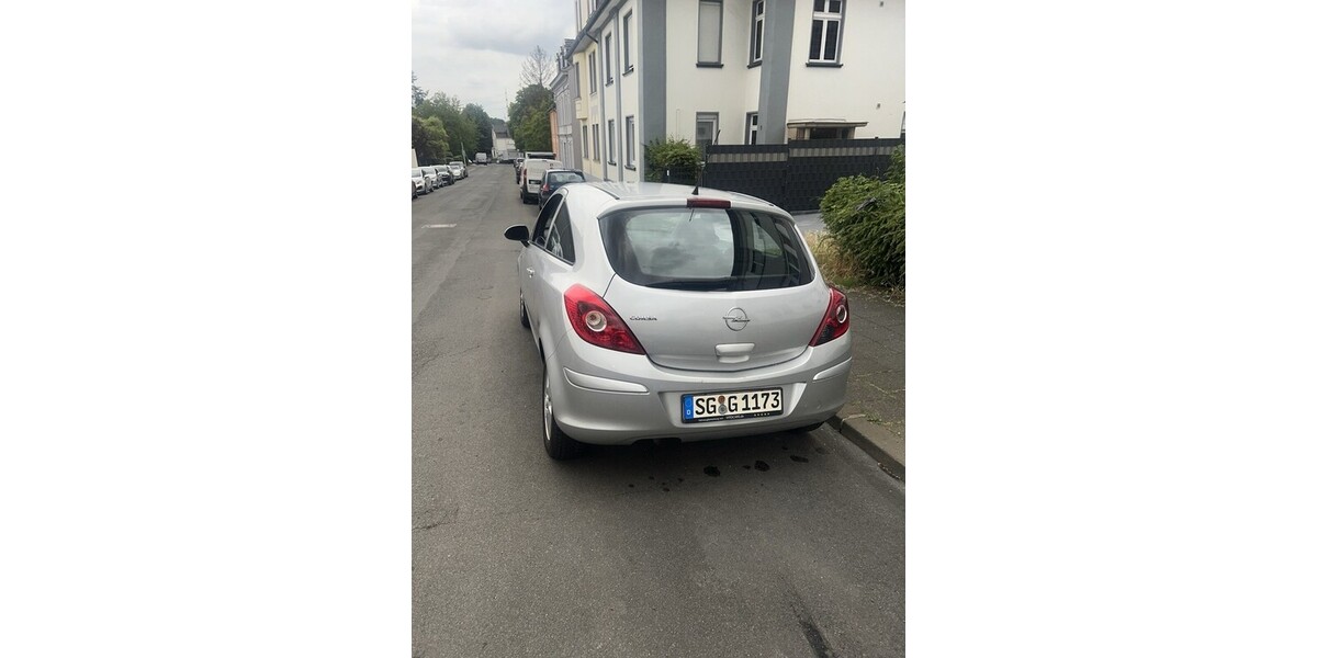 Opel Corsa D 179.000 km 2.500 € Solingen 42651