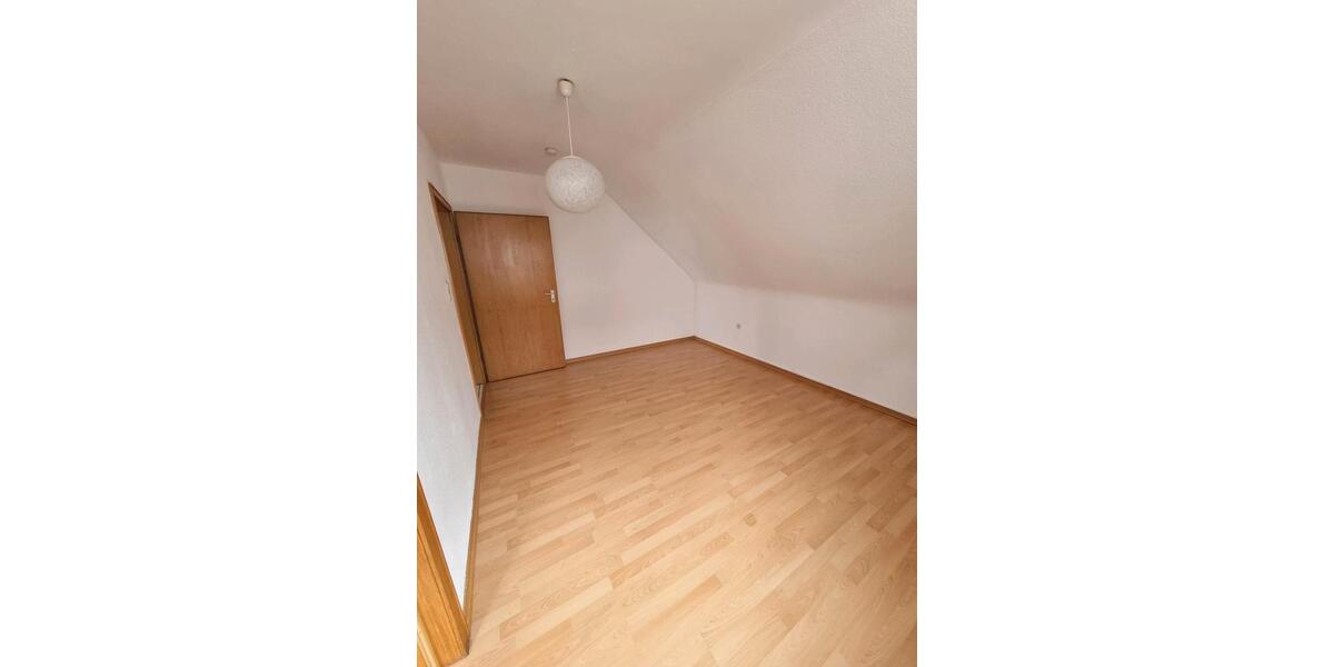 Dachgeschoßwohnung Bergisch Gladbach Alt-Frankenforst - 2 Zimmer, 61 m&sup2;, 810&euro; | Angebot:26165997
