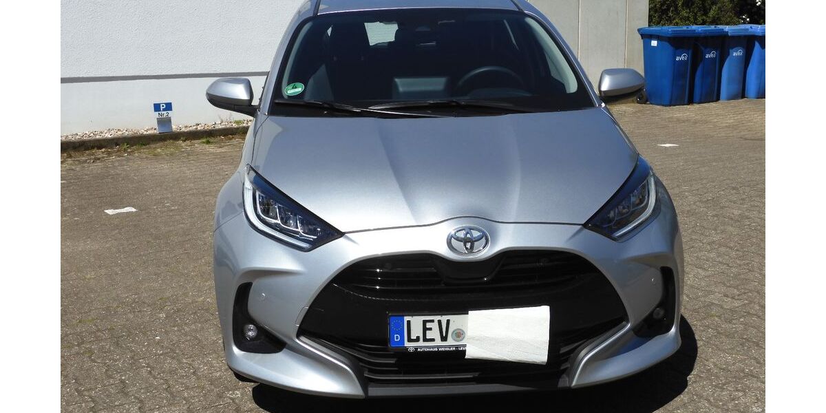 Toyota Yaris 5.280 km 17.500 &euro; Leverkusen 51375