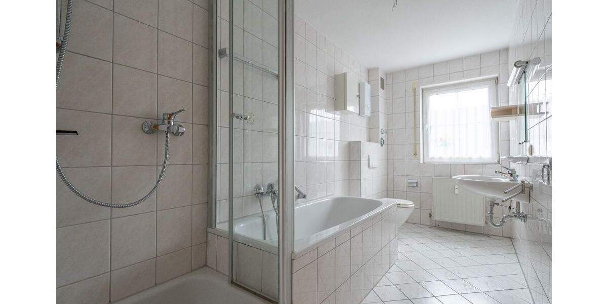 Schöne ca. 135 m² große 4-Zimmer-Maisonettewohnung mit Dachatelier und Westloggia in Garenfeld! 4 zimmer