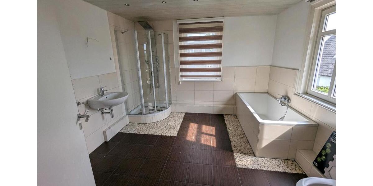 Einfamilienhaus Remscheid Reinshagen - 5 Zimmer, 133 m&sup2;, 280.000&euro; | Angebot:24781858