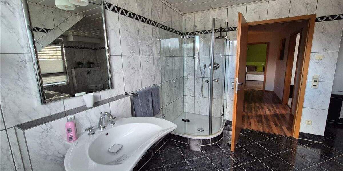 Doppelhaushälfte Ratingen Breitscheid - 3 Zimmer, 136 m&sup2;, 719.000&euro; | Angebot:25798535