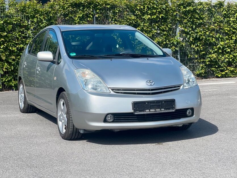 Toyota Prius 208.000 km 4.999 € Wuppertal 42389