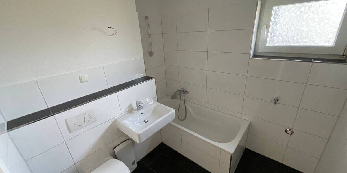 Etagenwohnung Remscheid Süd - 3 Zimmer, 79 m&sup2;, 735&euro; | Angebot:26863055