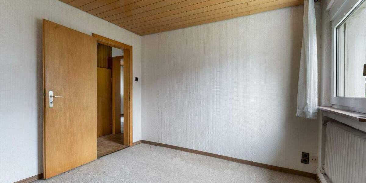 Doppelhaushälfte in Leverkusen Schlebusch zum Kernsanieren 2 zimmer