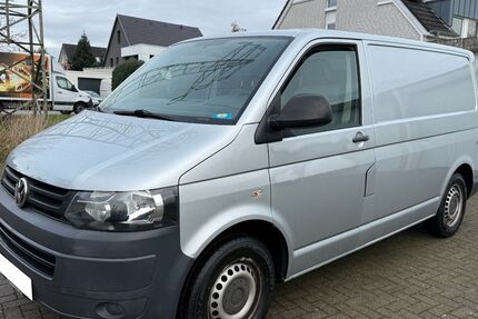 VW T5 Transporter 177.000 km 6.700 &euro; Dusseldorf 40591