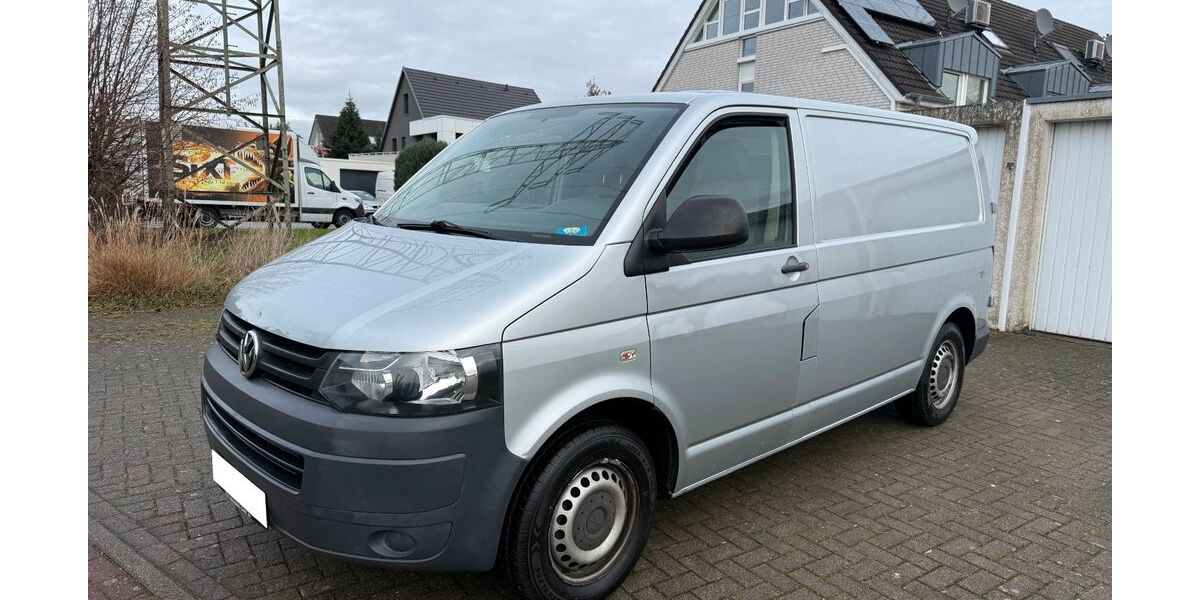 VW T5 Transporter 177.000 km 6.700 &euro; Dusseldorf 40591