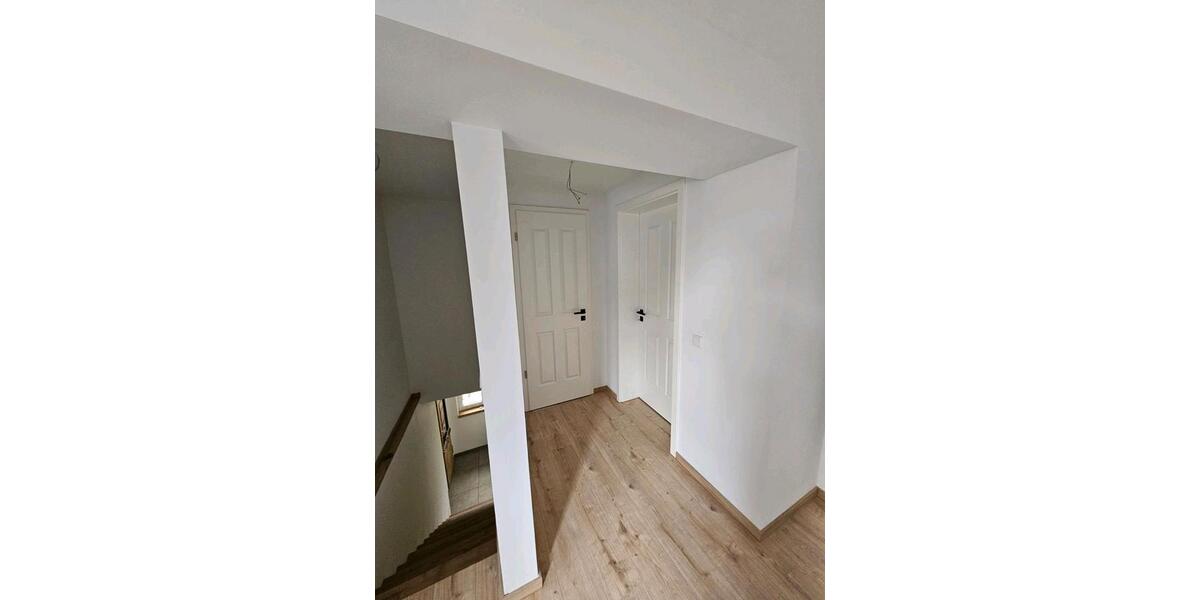 Etagenwohnung Erkrath - 4 Zimmer, 90 m&sup2;, 1.400&euro; | Angebot:25407471