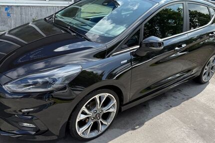 Ford Fiesta 22.000 km 15.499 &euro; Leverkusen 51379