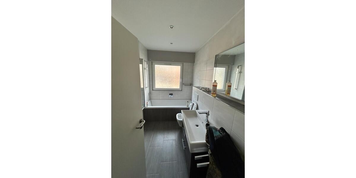 Etagenwohnung Leverkusen Bergisch Neukirchen - 2.5 Zimmer, 67 m&sup2;, 700&euro; | Angebot:25635879