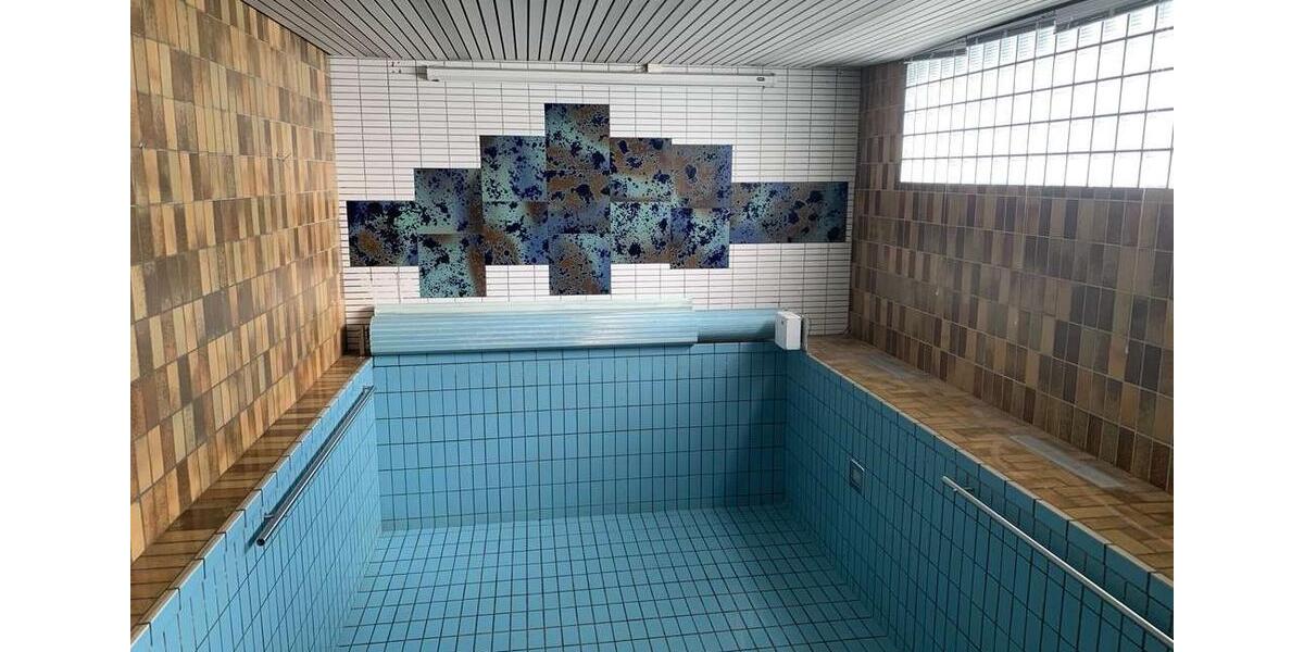 Freist. Einfamilienhaus Haus m. Schwimmbad u. Sauna zu vermieten 6 zimmer