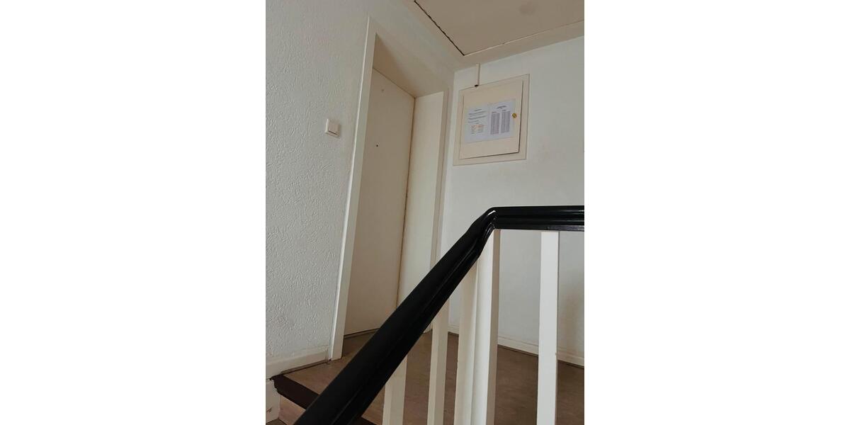 Schön geschnittene & frisch sanierte DG-Wohnung mit Gartennutzung 2 zimmer