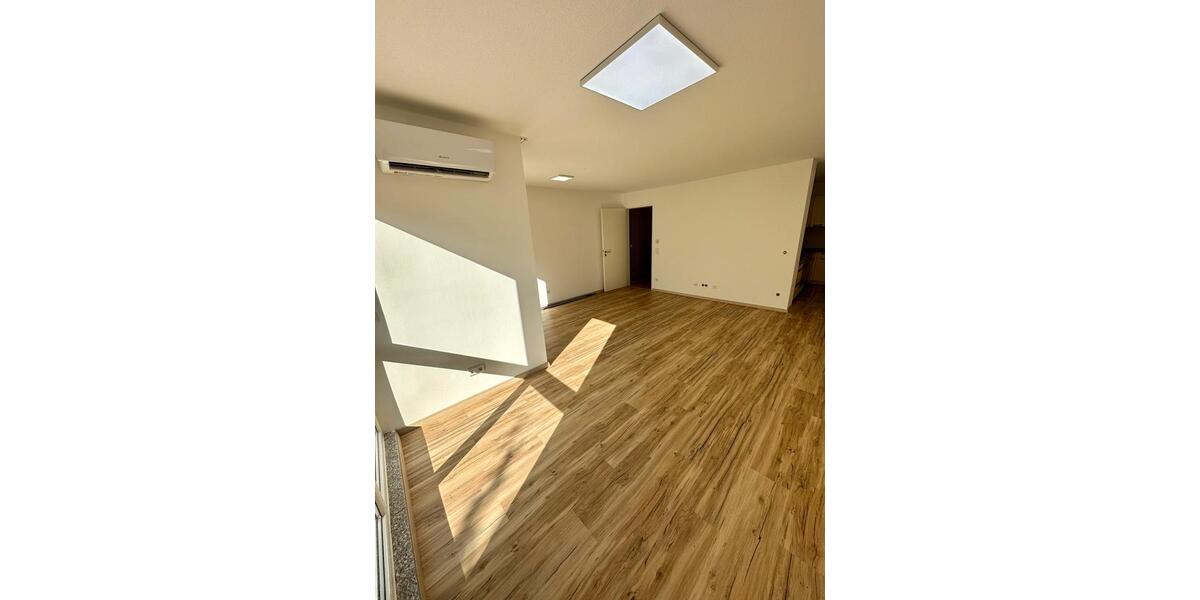 Etagenwohnung Leverkusen - 2 Zimmer, 58 m&sup2;, 1.390&euro; | Angebot:26454226