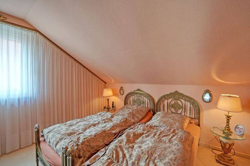 Attraktives Reihenendhaus auf großem Grundstück in ruhiger Wohnlage nahe Südpark
