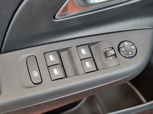 Opel Corsa Edition Komfortp. Techp. 9.521 km 20.280 € HAAN 42781