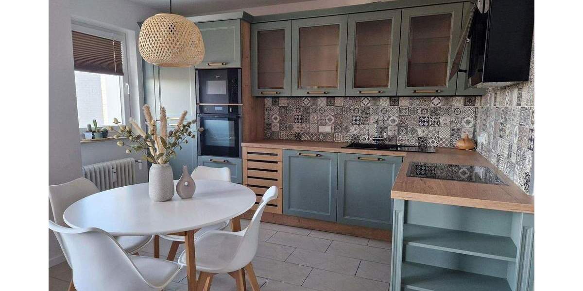 Renovierte 3-Zimmer-Wohnung mit Balkon & Garage - provisionsfrei 3 zimmer