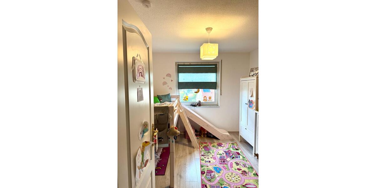 3,5-Zimmer Maisonette-Wohnung mit 2 Tiefgaragenstellplätzen 3.5 zimmer