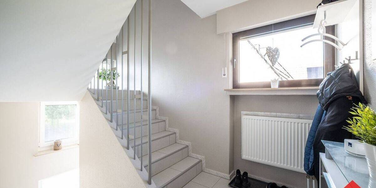 Zweifamilienhaus mit Garage, Kfz-Stellplätzen und schönem Grundstück - Mehrfamilienhaus, Wohnhaus Kierspe Kierspe Bahnhof | Angebot:26864847