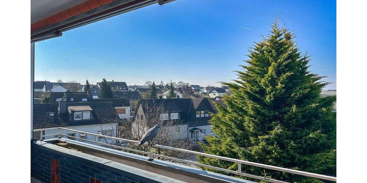 **RESERVIERT**Familienglück auf 4 Zimmern - mit sonnigem Südbalkon und Tiefgaragenstellplatz 4 zimmer