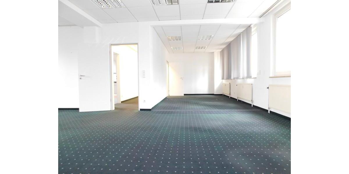 Vielseitig nutzbare Bürofläche am Nové-Mesto-Platz zimmer