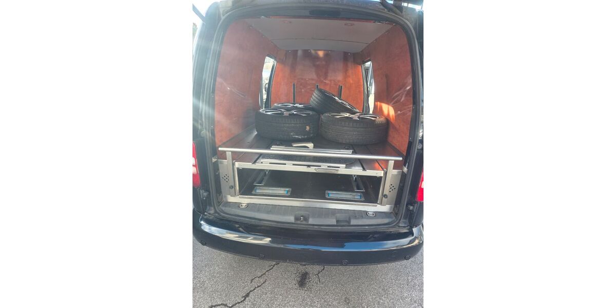 VW Caddy 155.000 km 11.999 &euro; Wuppertal 42109