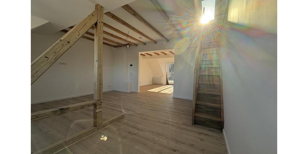 Dachgeschoßwohnung Düsseldorf Pempelfort - 3 Zimmer, 85 m&sup2;, 1.715&euro; | Angebot:25718773