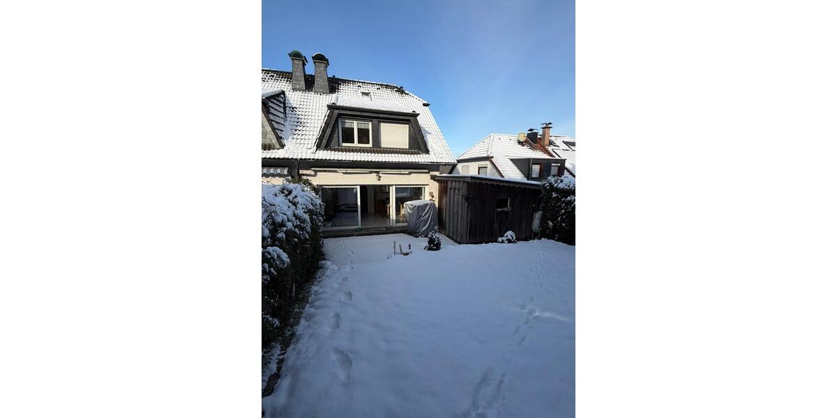 Gepflegte Doppelhaushälfte mit Garten, Fußbodenheizung & Garage 5 zimmer