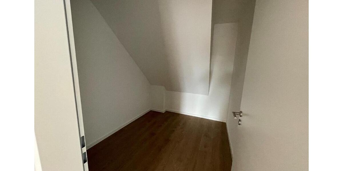 Etagenwohnung Leverkusen Bürrig - 2 Zimmer, 72 m&sup2;, 990&euro; | Angebot:25750083