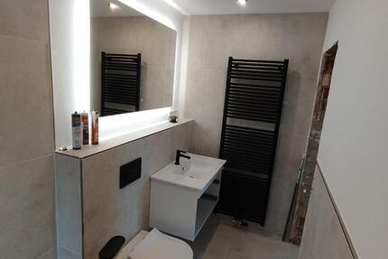 Dachgeschosswohnung *** Erstbezug nach vollständiger Sanierung ** 3 zimmer