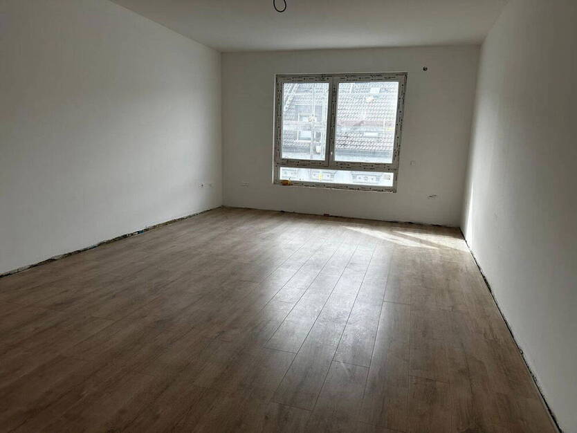 3,5 Zimmer-Neubau-Wohnung, Aufzug, Barrierefrei mit günstigen Sonnen-Energie (A+)