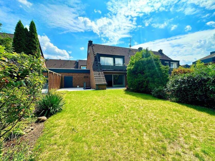 Familienfreundliches Reihenendhaus: 4 SchlafZimmer, Garten, Garage mit viel Platz & Potenzial
