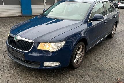 Skoda Superb 221.620 km 2.999 € Gummersbach 51645
