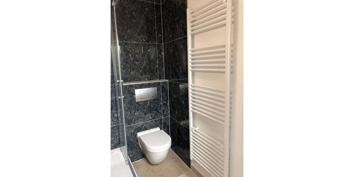 WGH mit 357m² Mietfläche in zentraler Lage von Benrath, JKM € 60.000, 3 Wohnungen, 1 Gewerbe 1 zimmer