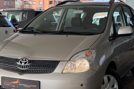 Toyota Corolla Verso 60.000 km 3.890 &euro; Düsseldorf 40229