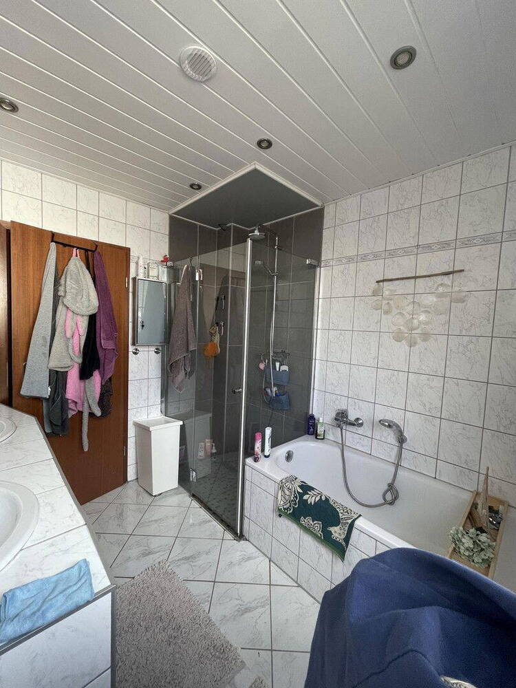 Attraktives Reihenendhaus mit EinliegerWohnung, Garten & Carport - Viel Platz für Familie & mehr