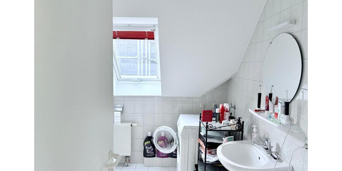 Dachgeschoßwohnung Overath - 2 Zimmer, 50 m&sup2;, 500&euro; | Angebot:25420339