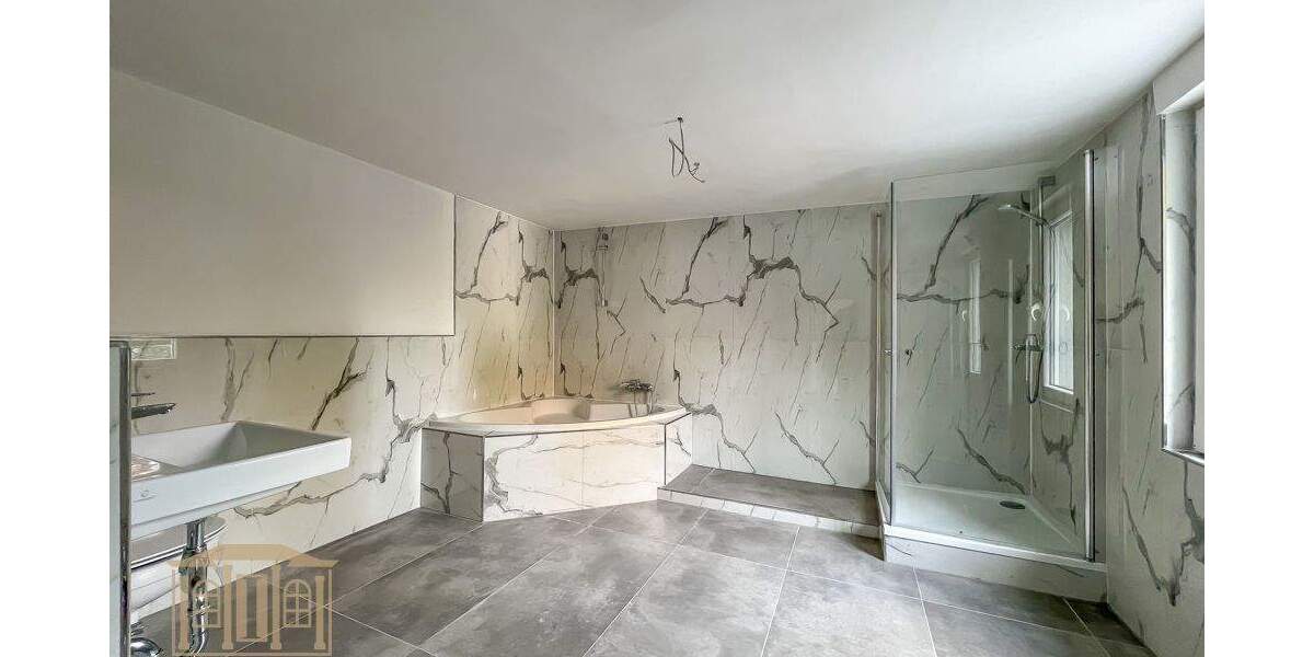 Einfamilienhaus Remscheid Lüttringhausen - 1 Zimmer, 249 m&sup2;, 399.500&euro; | Angebot:25728100