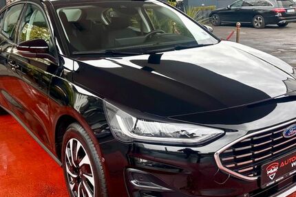 Ford Focus 14.776 km 21.990 &euro; Düsseldorf 40589