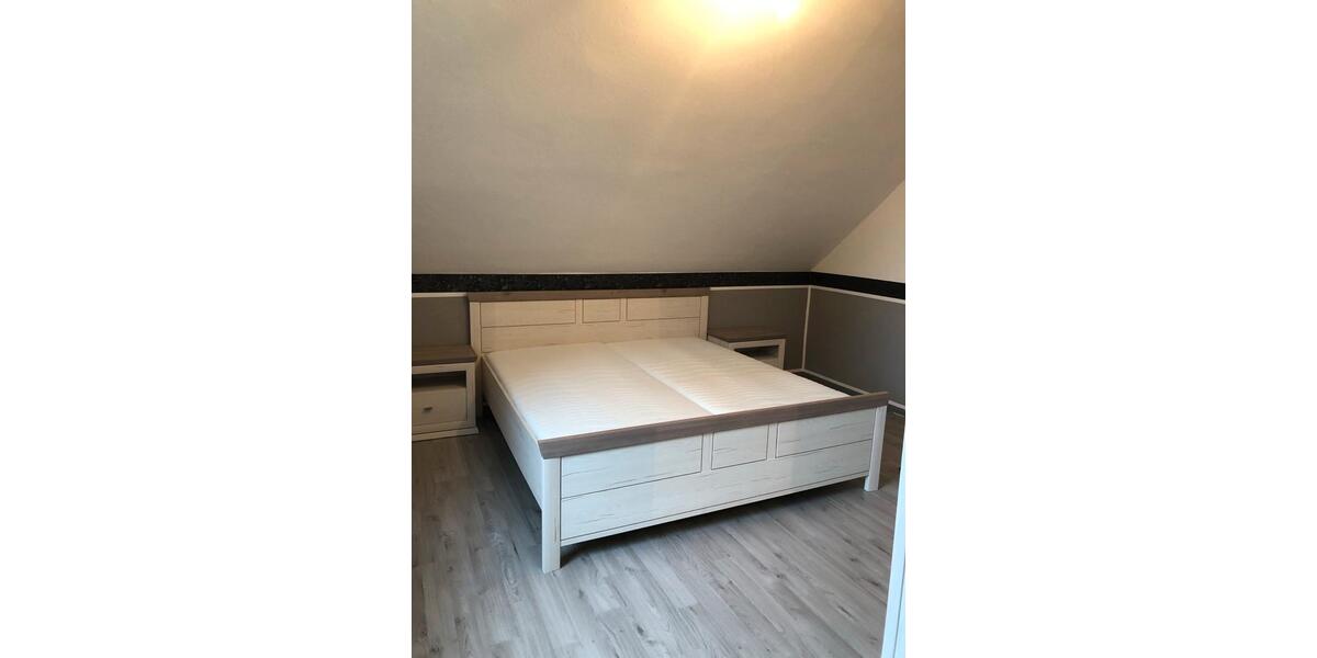 Dachgeschoßwohnung Schalksmühle - 2.5 Zimmer, 90 m&sup2;, 800&euro; | Angebot:26315009