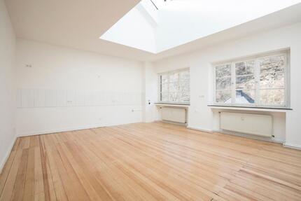 Loftwohnung mit historischen Elementen 2.5 zimmer