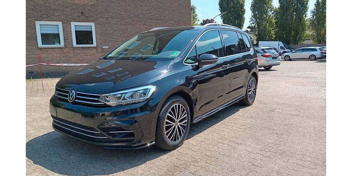 VW Touran 162.800 km 21.990 &euro; Düsseldorf 40597