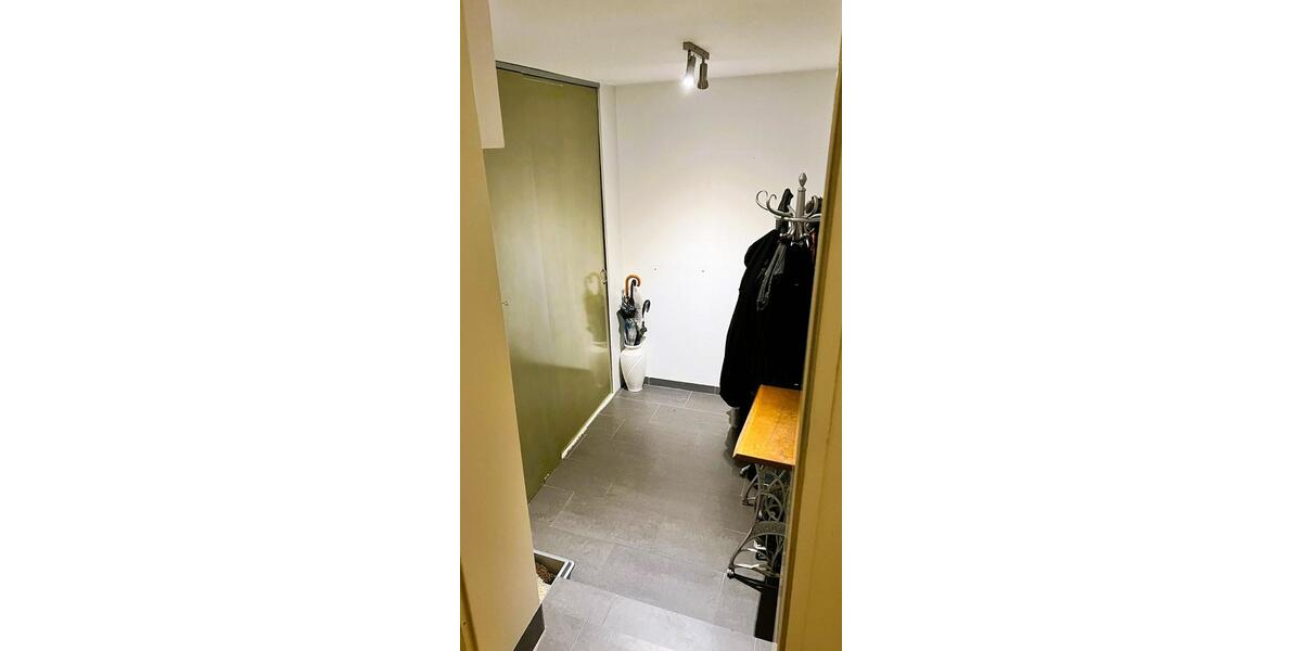 Erdgeschoßwohnung Düsseldorf Stadtbezirk 8 - 3 Zimmer, 100 m&sup2;, 1.400&euro; | Angebot:25658412