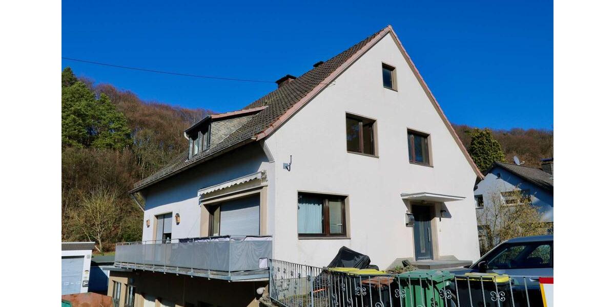 Dachgeschoßwohnung Overath - 3 Zimmer, 90 m&sup2;, 855&euro; | Angebot:25506990